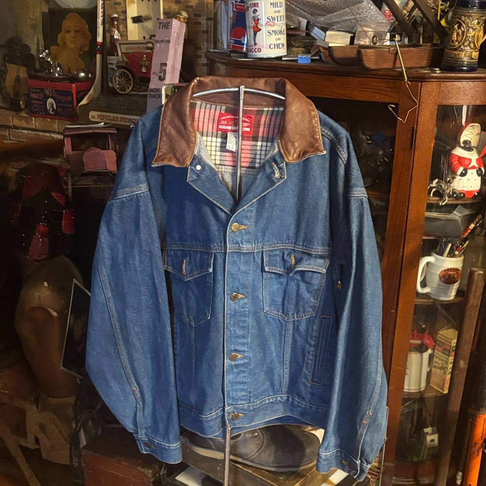 Vintage 1980’s Marlboro Men's Blue Denim Jacket with Brown leather Collar